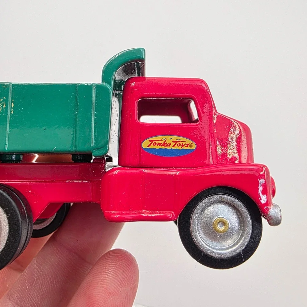 Hallmark Keepsake 2000 Tonka Dump Truck Ornament Diecast Metal Red Green 3.25in